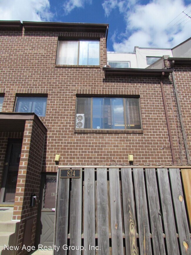 2 br, 1.5 bath House 874 N. Pennock Stre... 874 Pennock St