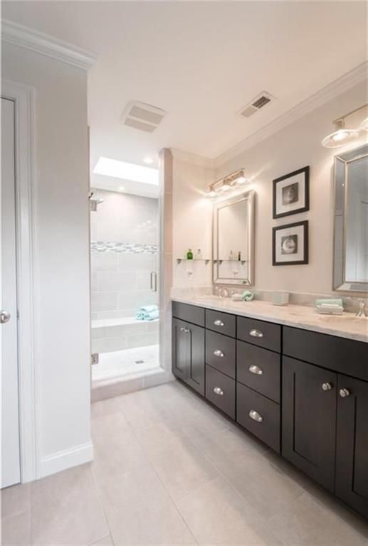 Building Photo - 10 Julia Ct