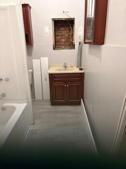 Building Photo - 907 Chartiers Ave