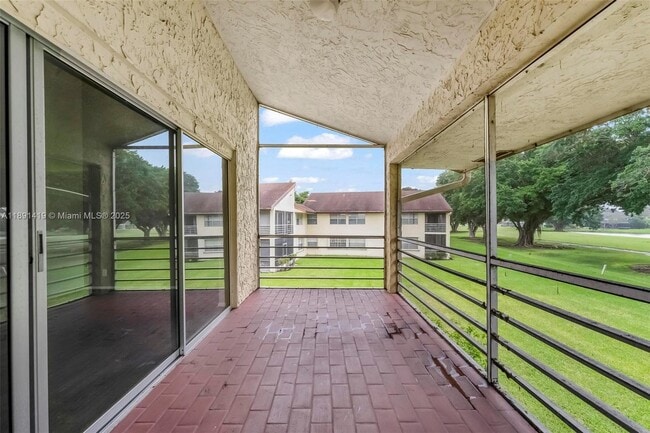 Building Photo - 8790 Holly Ct