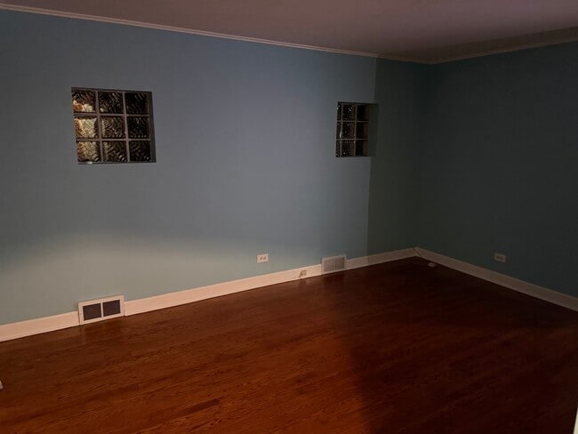 Building Photo - 5552 S Kolmar Ave