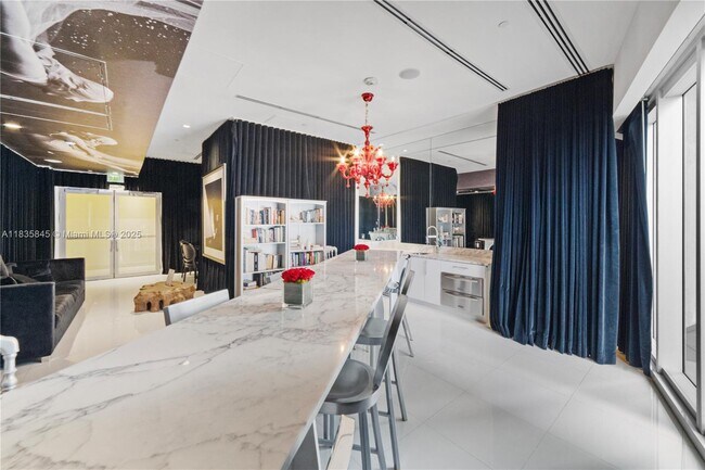 Building Photo - 495 Brickell Ave