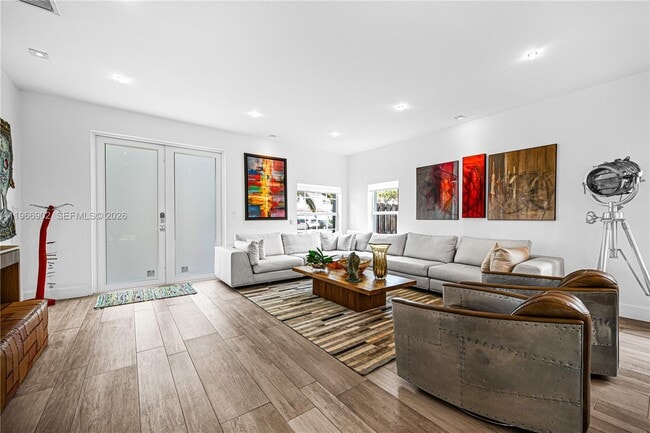 Building Photo - 11304 NW 66th St