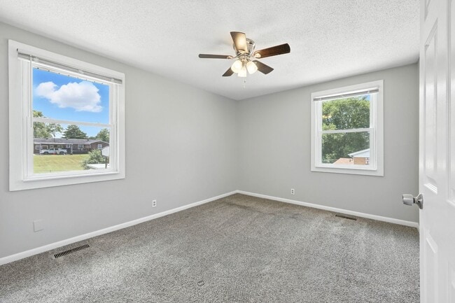 Building Photo - Spacious 3 bedroom home with finished base...