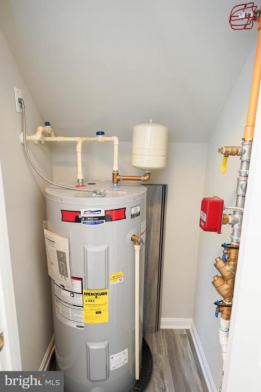 Building Photo - 2005 S Old Mill Dr