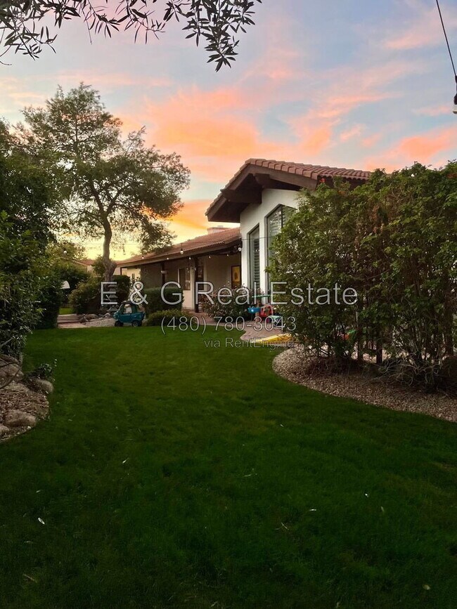 Building Photo - 8617 E Larkspur Dr