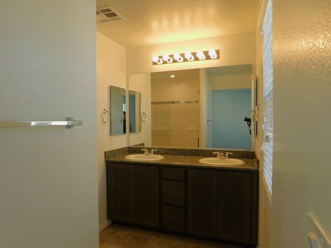 Building Photo - 1192 Mission View Ct