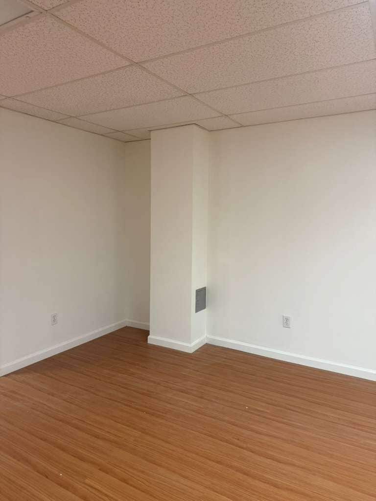 Building Photo - 15 Bobrick Rd