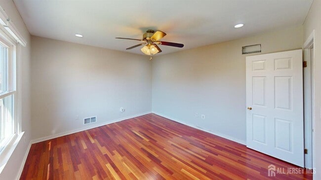 Building Photo - 77 Princess Dr