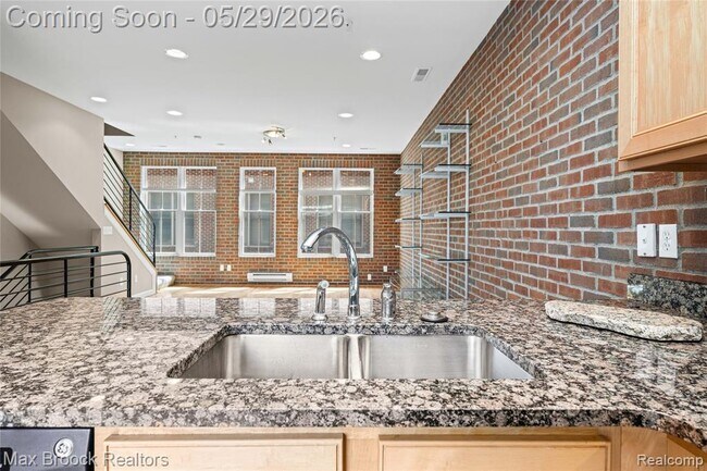 Building Photo - 420 Lewis Ct