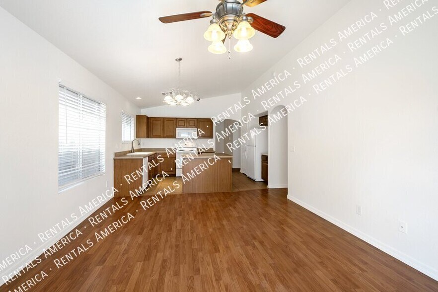 Building Photo - 1448 E Saguaro Trail