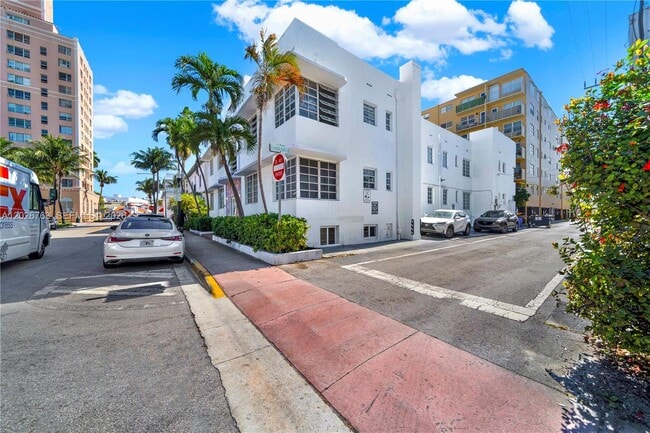 Building Photo - 610 8th St