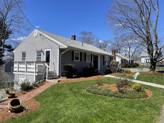 Building Photo - 137 Norton St