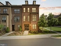 Building Photo - 12293 Sessile Commons
