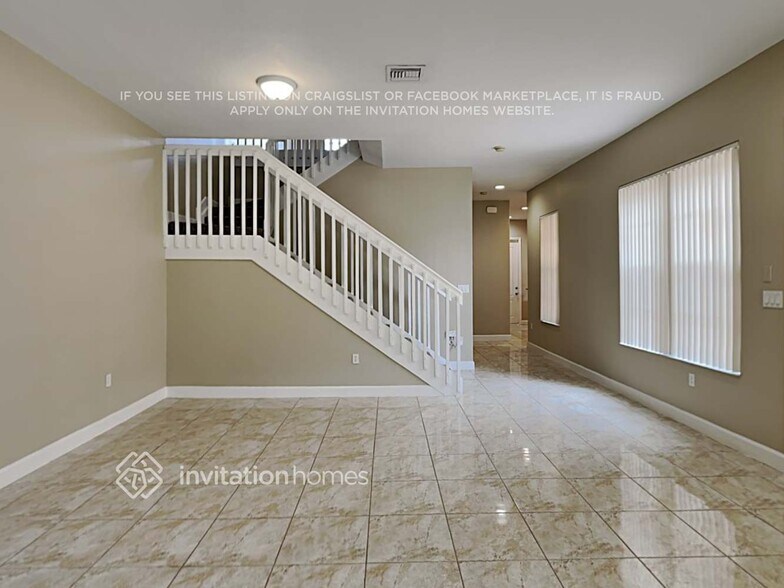 Building Photo - 1025 SW 146th Terrace