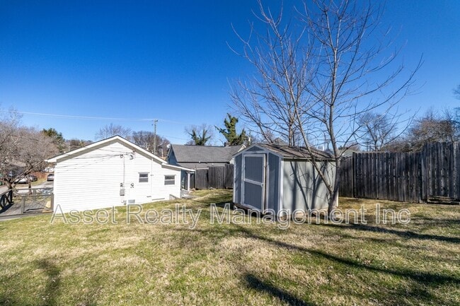 Building Photo - 1900 Edgewood Ave