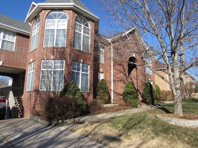 Building Photo - Dramatic Copper Mill Home with Huge Formal Living and Dining Rooms