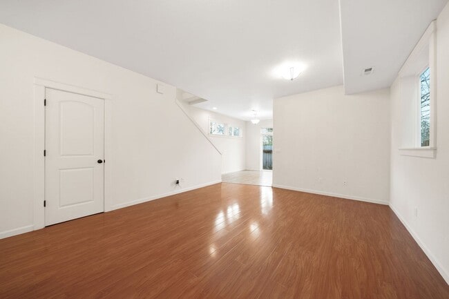 Building Photo - 1512 SE 117th Ave