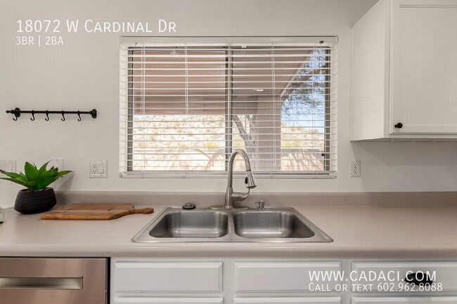 Building Photo - 18072 W Cardinal Dr