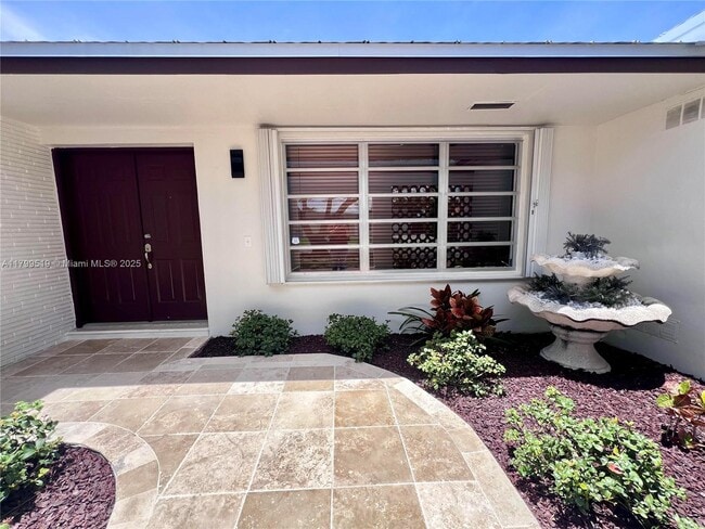 Building Photo - 1710 SW 98th Ct