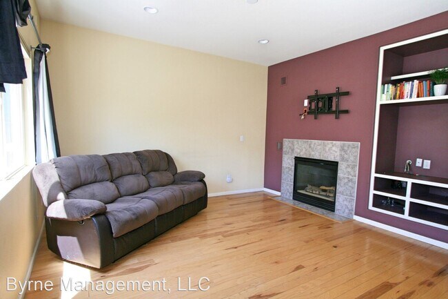 Building Photo - 3 br, 2.5 bath House - 7156 Bonnie Brae Lane