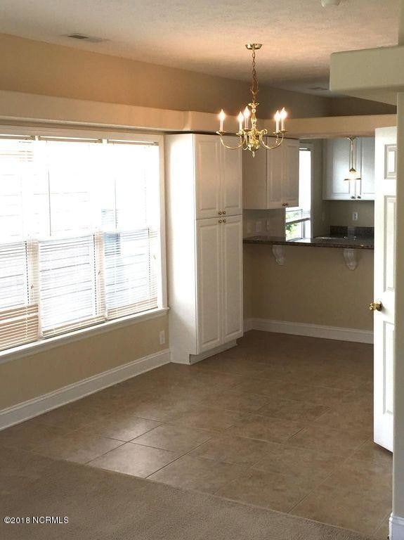 Building Photo - 206 Prowler Ln