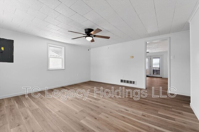 Building Photo - 218 George St