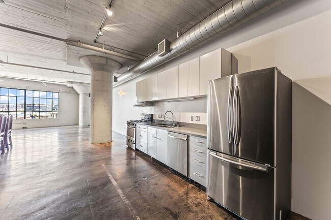 Building Photo - 1855 Industrial St