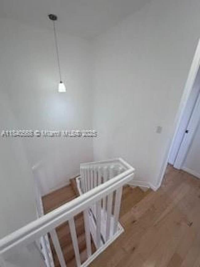 Primary Photo - 4906 Schooner Dr