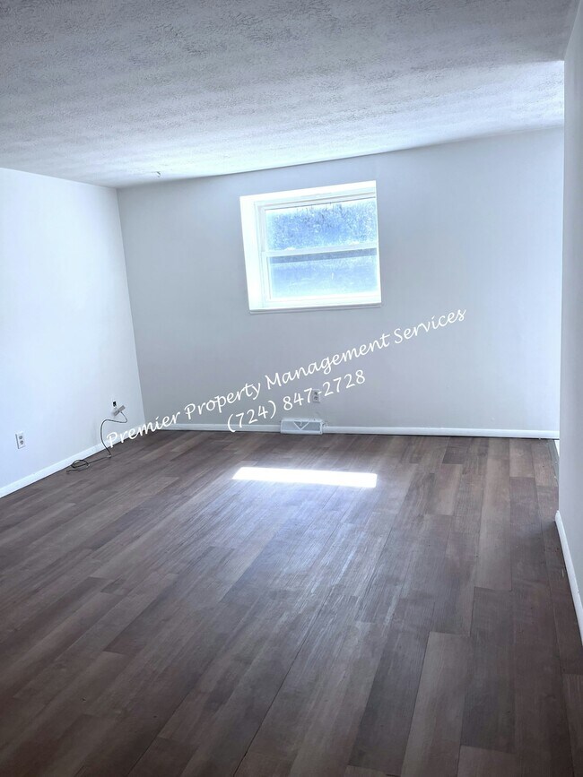 Building Photo - 453 McCleery St