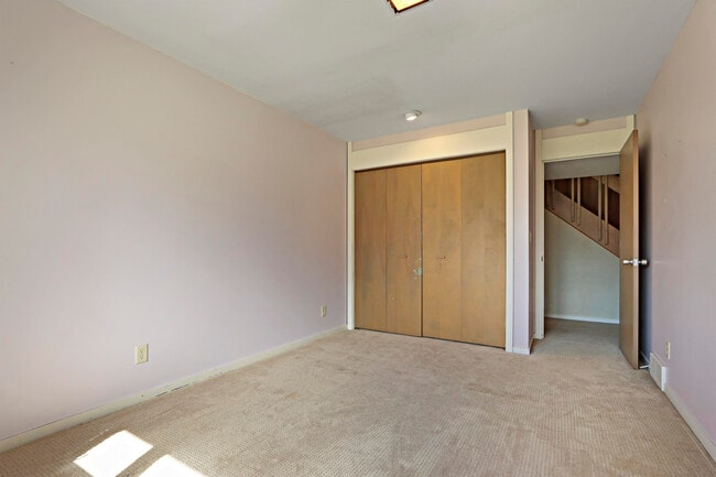 Building Photo - 6147 Taylor Ave