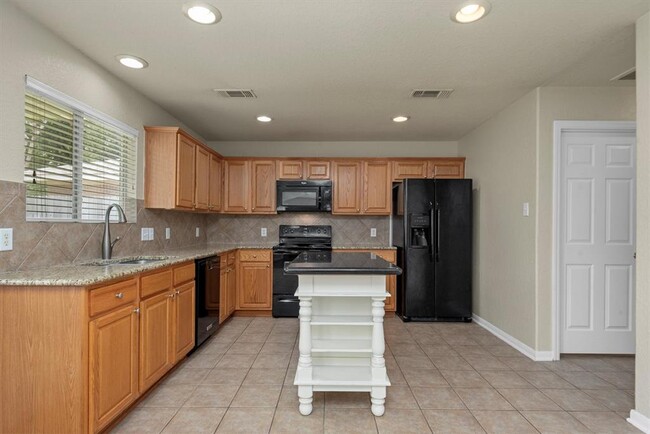 Building Photo - 17919 Rose Hill Park Ln