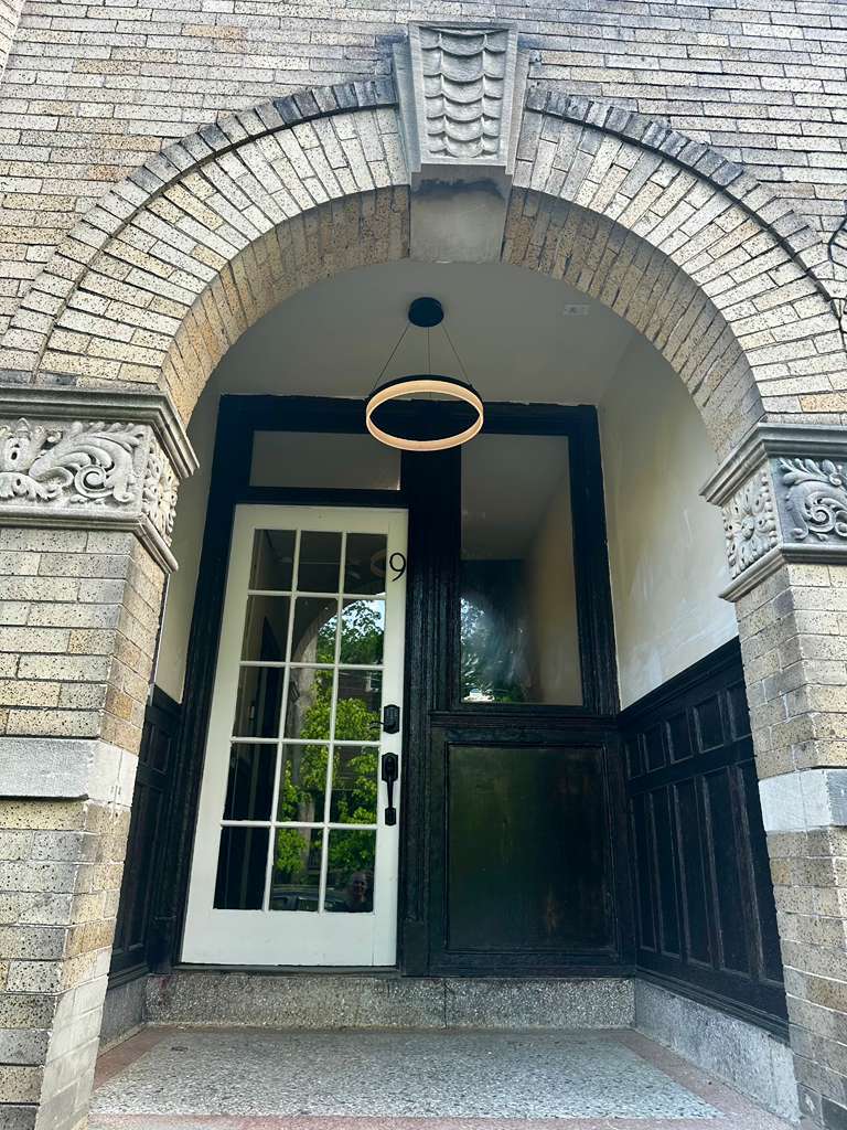 Building Photo - 9 Chilcott Pl