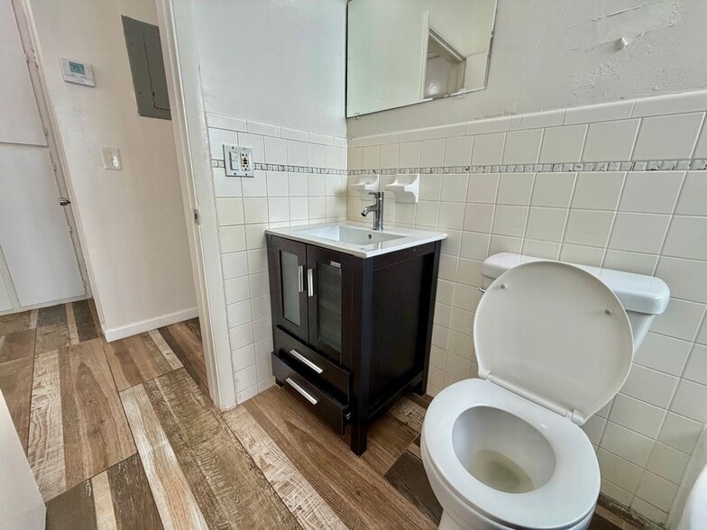 Building Photo - 1821 N 17th Ct