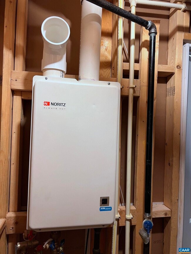 Building Photo - 2056 BethPage Ct