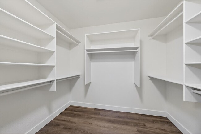 Building Photo - 2481 S Karen Dr