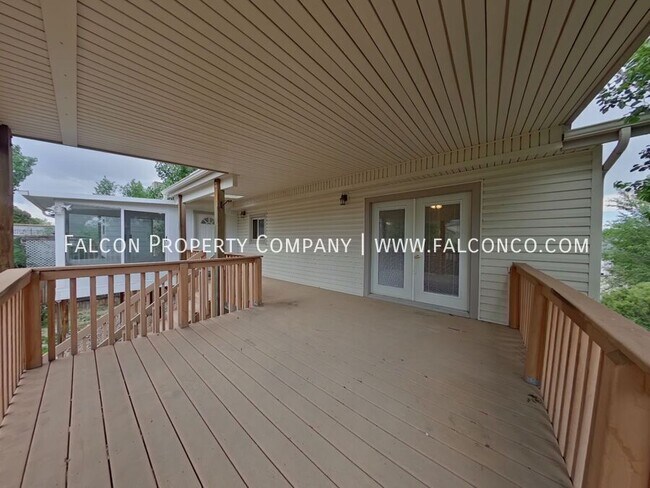 Building Photo - 3930 Beltana Dr