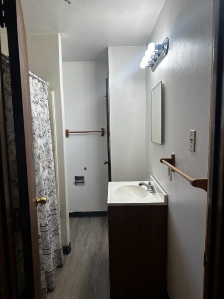 Building Photo - 3804 Soltis Dr