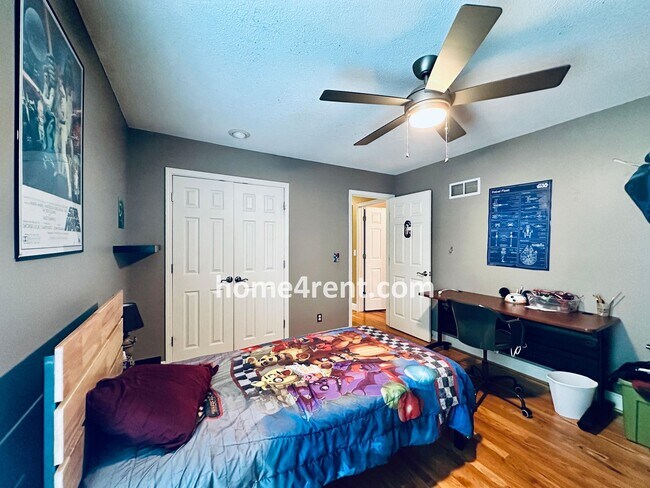 Building Photo - A Lovely, Four Bedroom Lenexa Home w/ Wood...