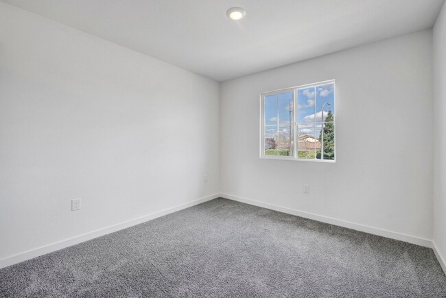 Building Photo - 7725 Forestdale Wy