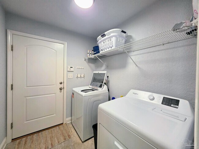 Building Photo - 949 Osprey Ct