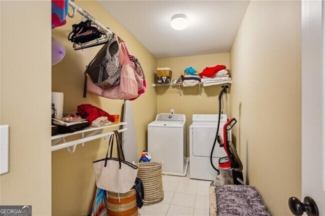 Building Photo - 1124 Promontory Dr