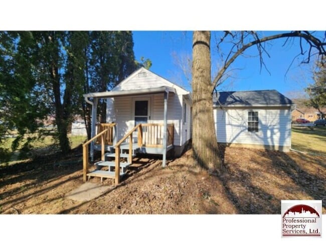 Building Photo - Cozy Cottage