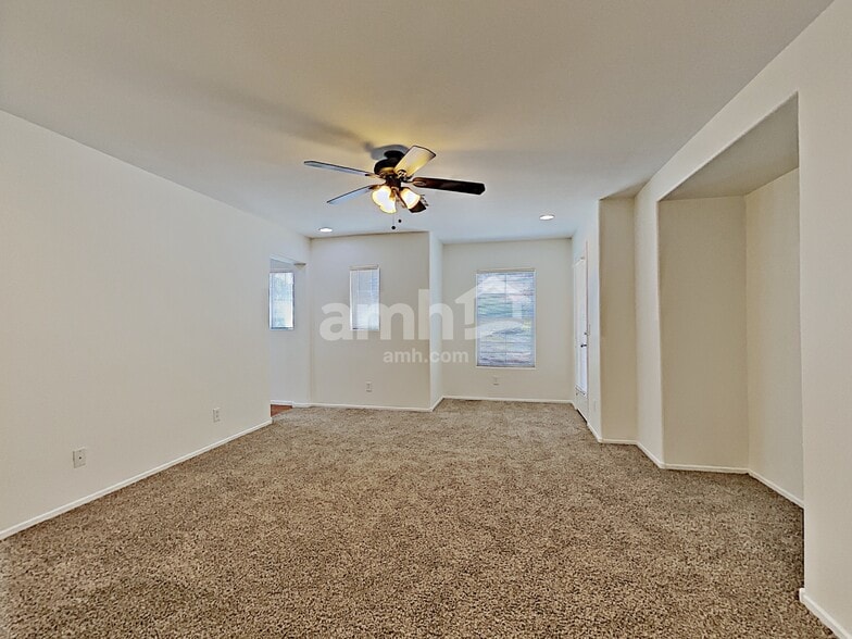 Building Photo - 10580 Elberton Ave