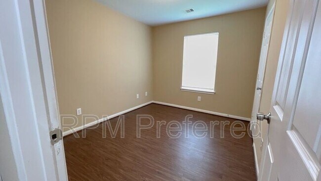 Building Photo - 8114 Record St