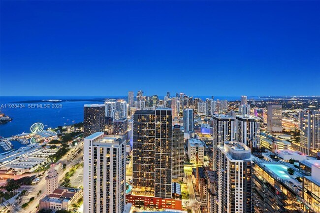 Building Photo - 851 NE 1st Ave