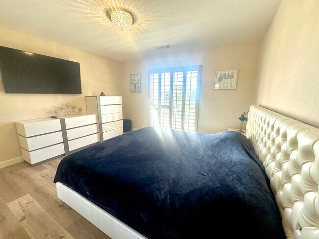 Building Photo - 76961 Sheffield Ct