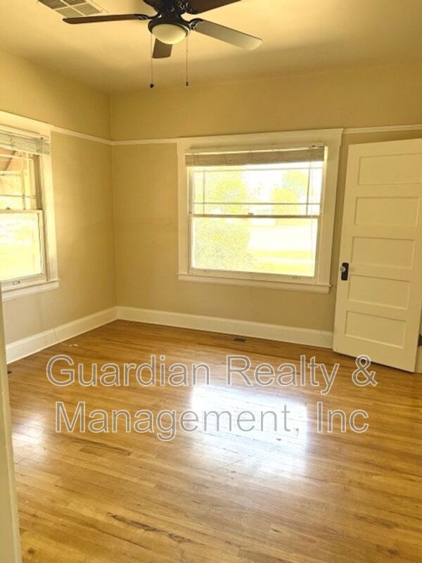 Building Photo - 59 W Encanto Blvd