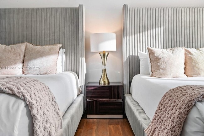 Building Photo - 310 SE 11th Ave