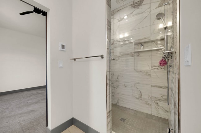 Building Photo - 1909 Elkhorn Dr